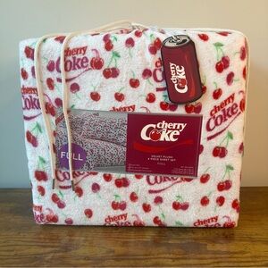 New Cherry Coke Coca-Cola Full Size 4 pc Bedding Velvet Plush Sheet Set Red Cute